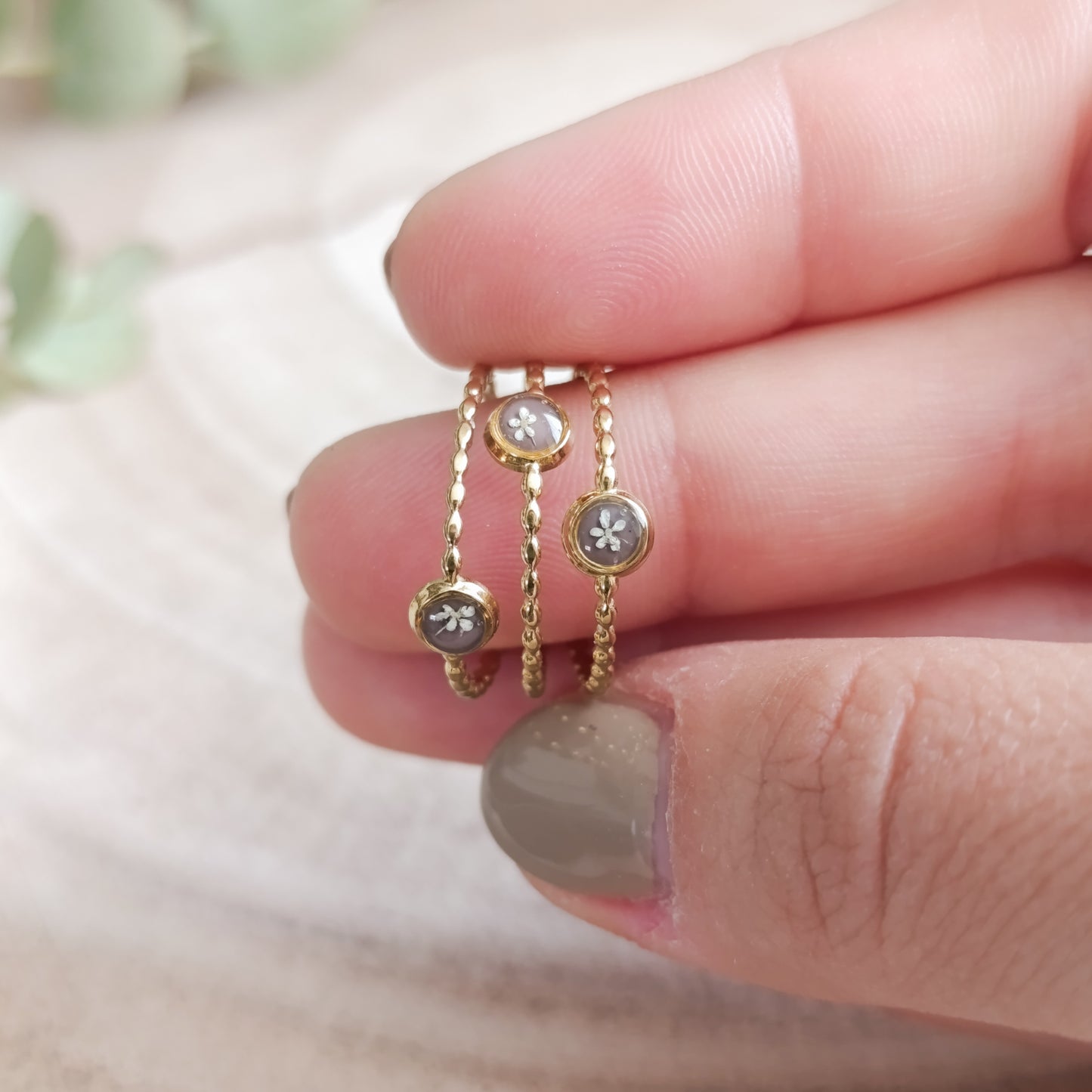 Anello Triplo Regolabile in Acciaio con Carota Selvatica -Oro