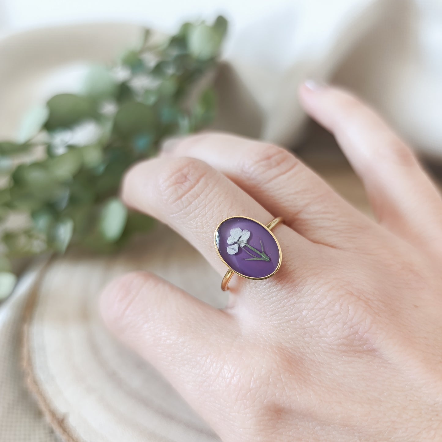 Anello Ovale grande Regolabile in Acciaio con Fiori essiccati -Oro
