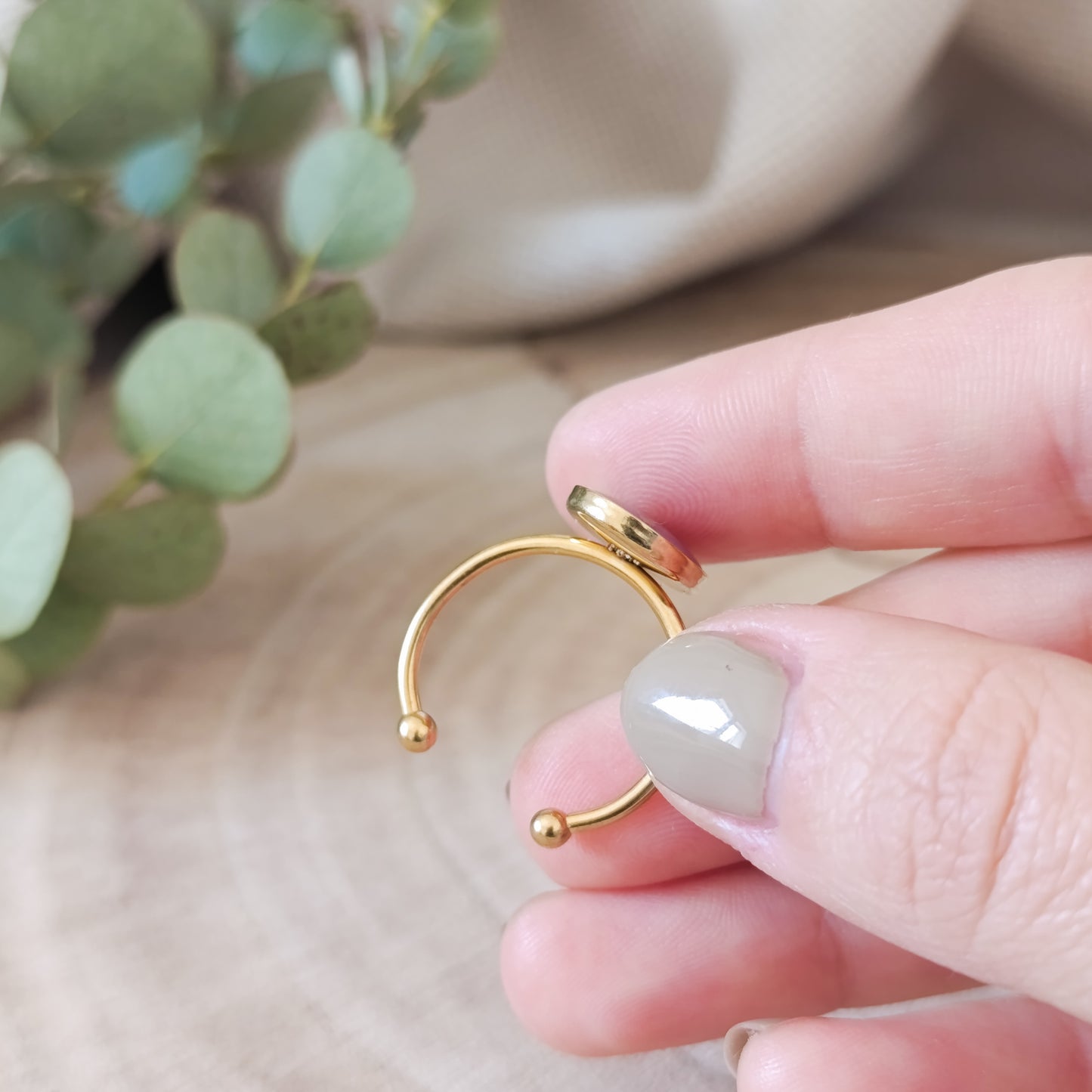 Anello Ovale grande Regolabile in Acciaio con Fiori essiccati -Oro