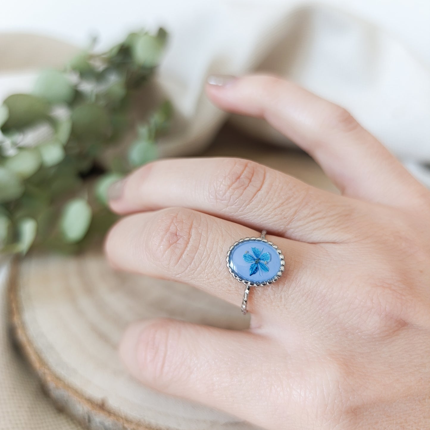 Anello Ovale grande Regolabile in Acciaio con Fiori essiccati