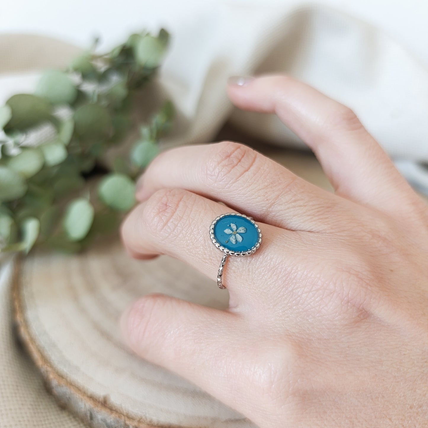 Anello Ovale grande Regolabile in Acciaio con Fiori essiccati