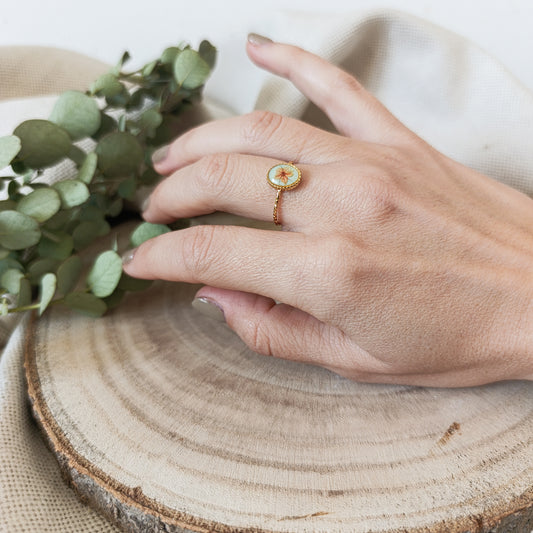 Anello Ovale Regolabile in Acciaio con Fiori essiccati -Oro