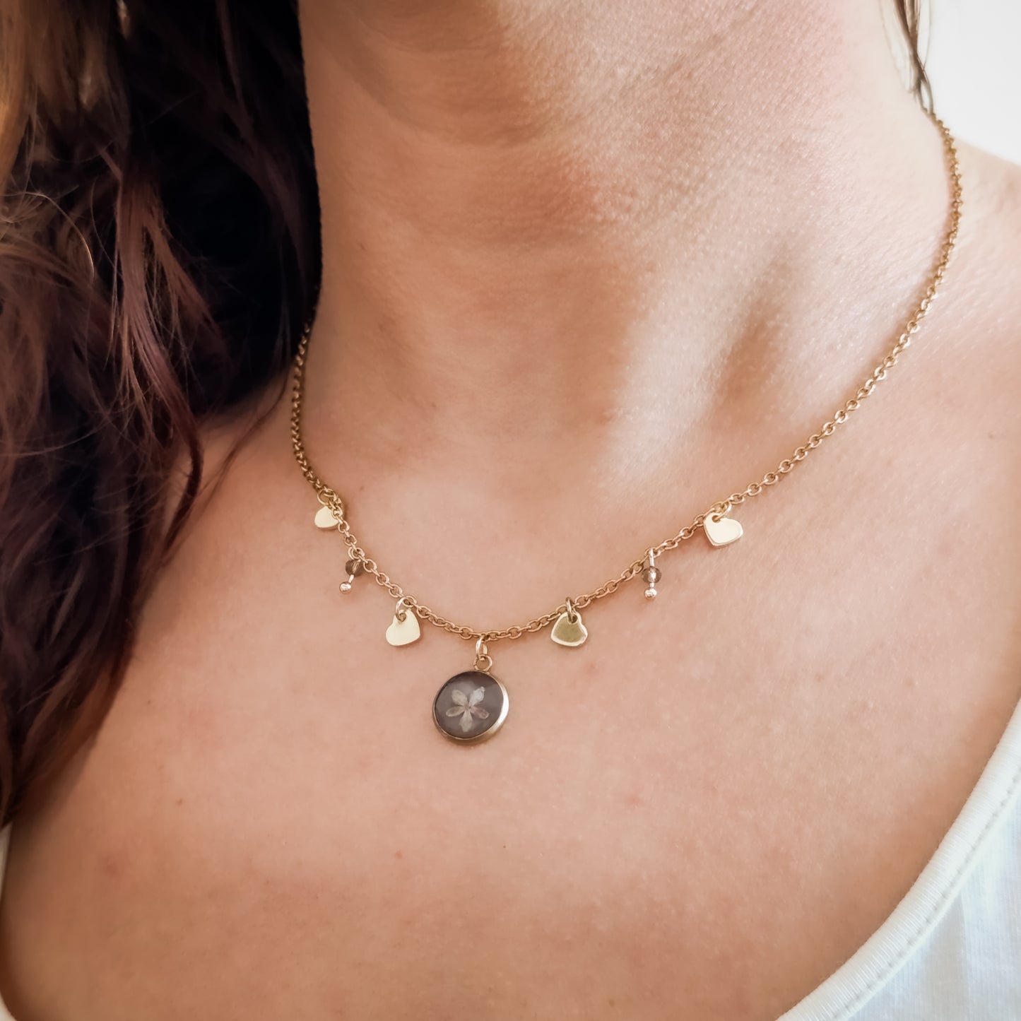 Collana con Catena Decorata e Fitolacca- oro