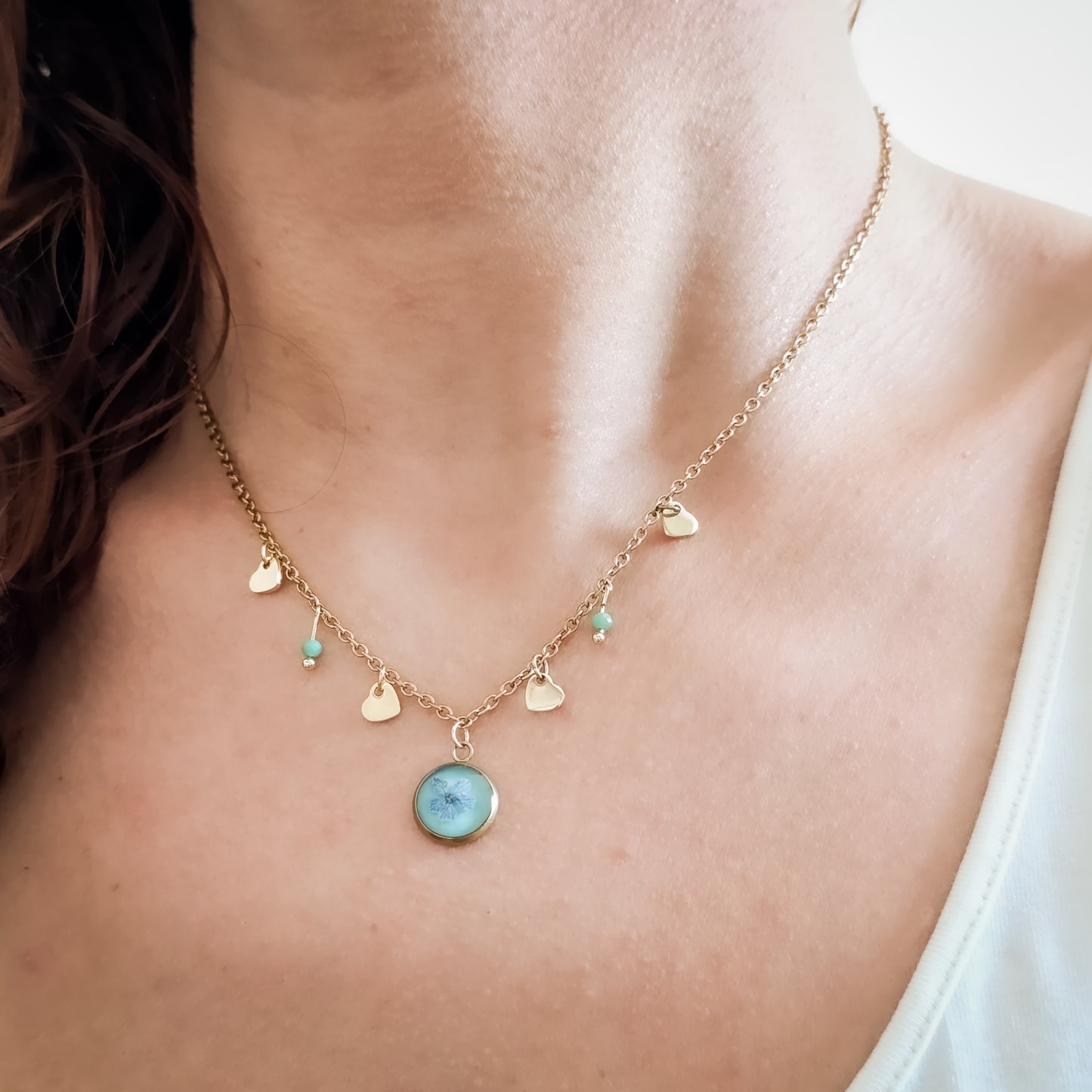 Collana con Catena Decorata e Fiore di Spirea - Oro