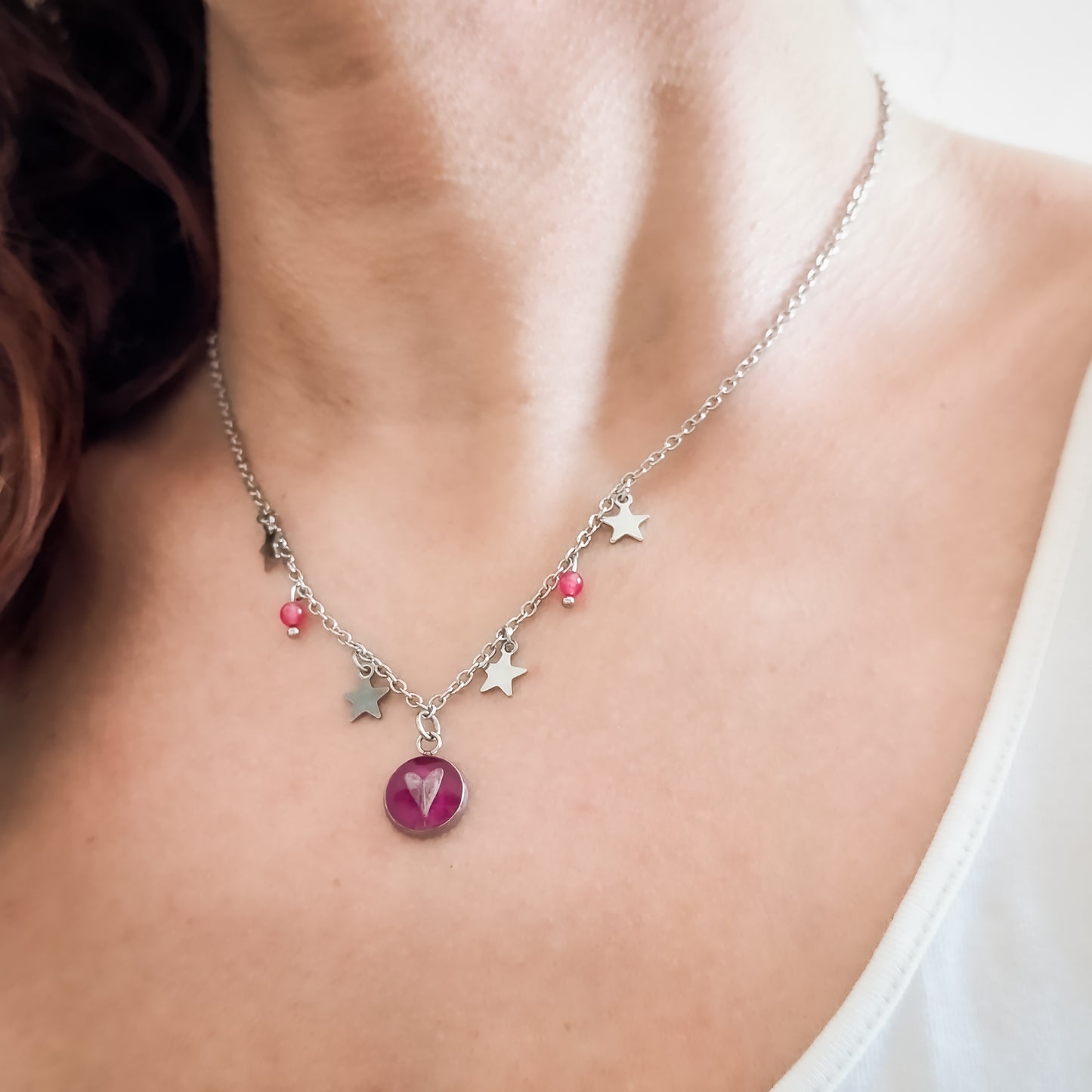 Collana con Catena Decorata e Borsa del Pastore