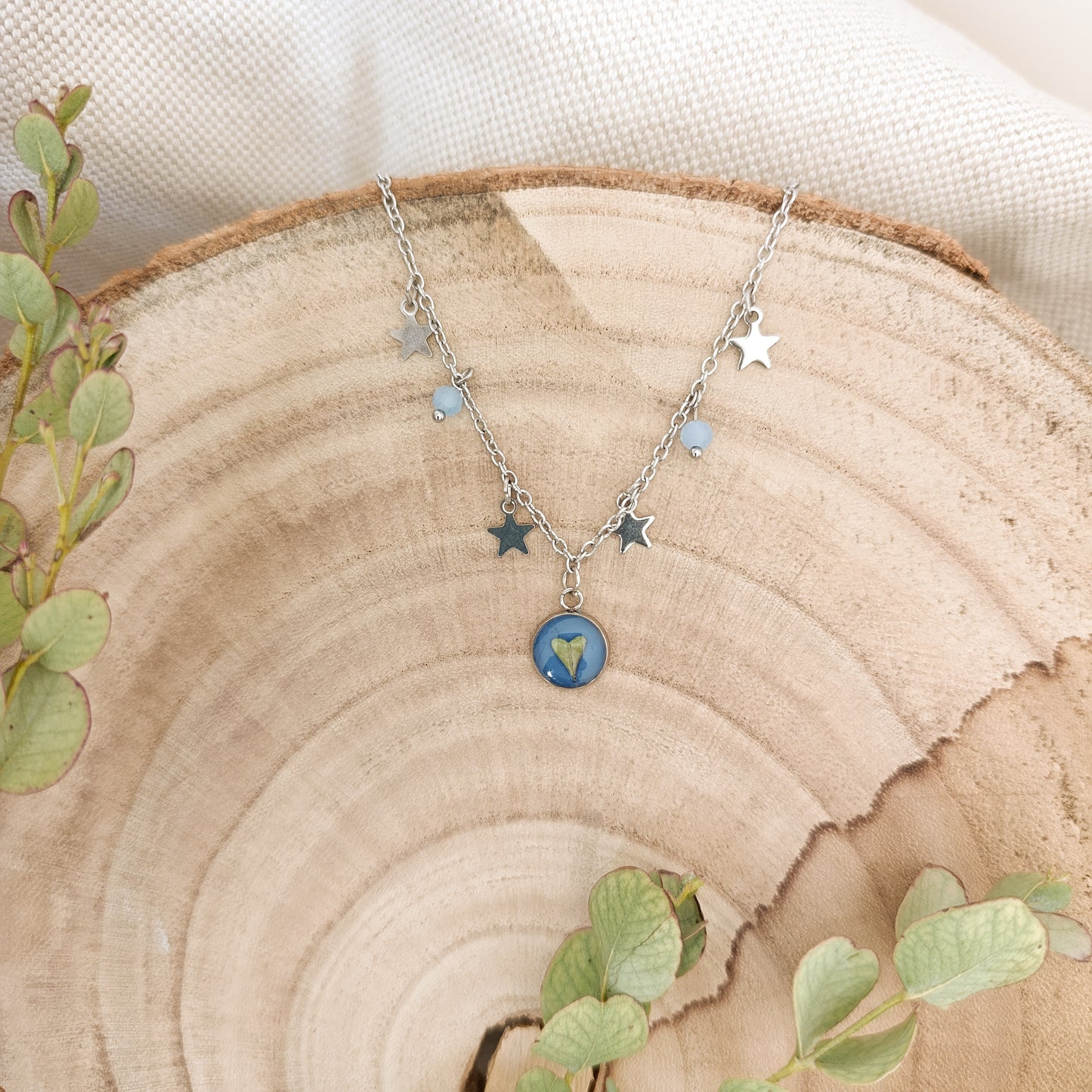 Collana con Catena Decorata e Borsa del Pastore