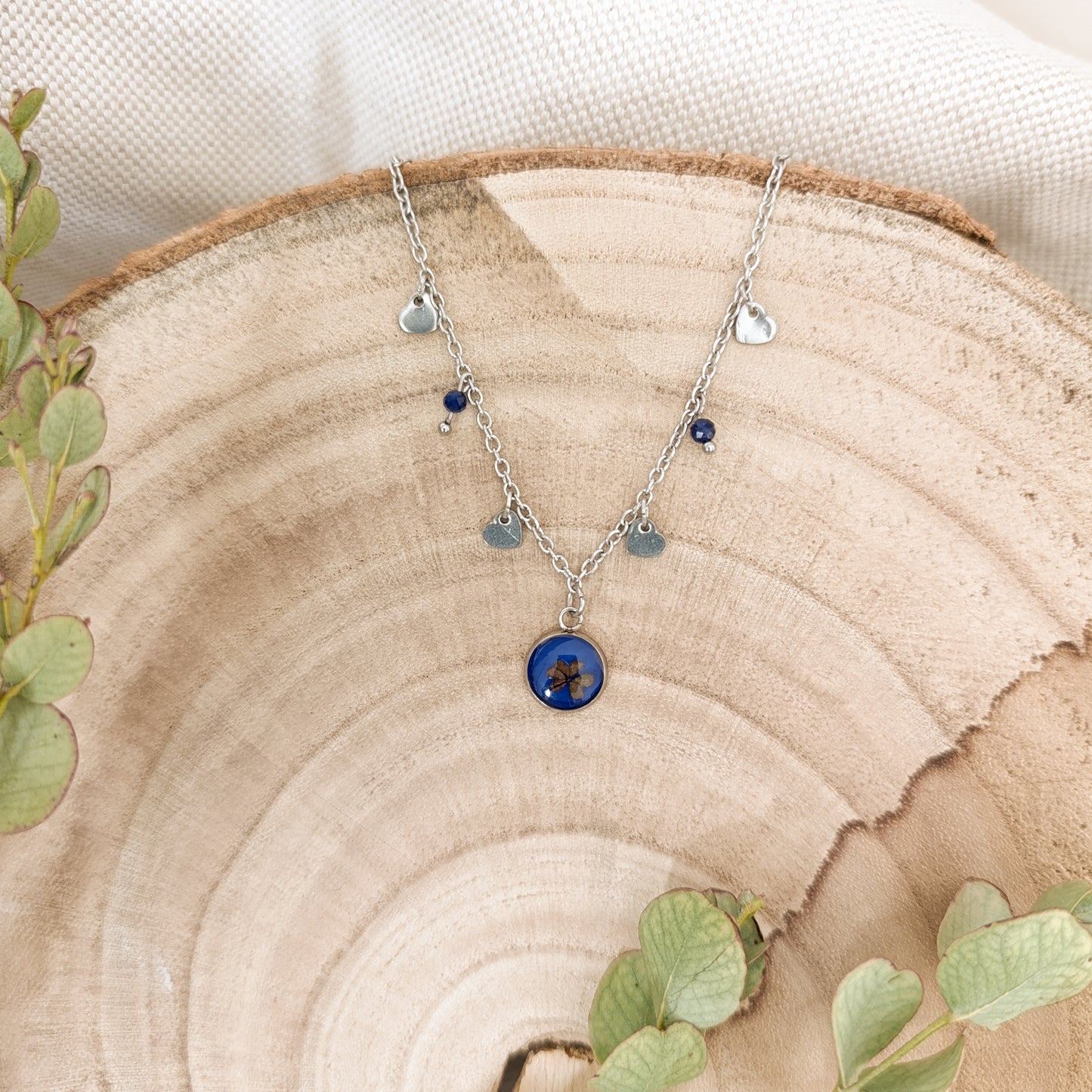 Collana con Catena Decorata e Trifoglio