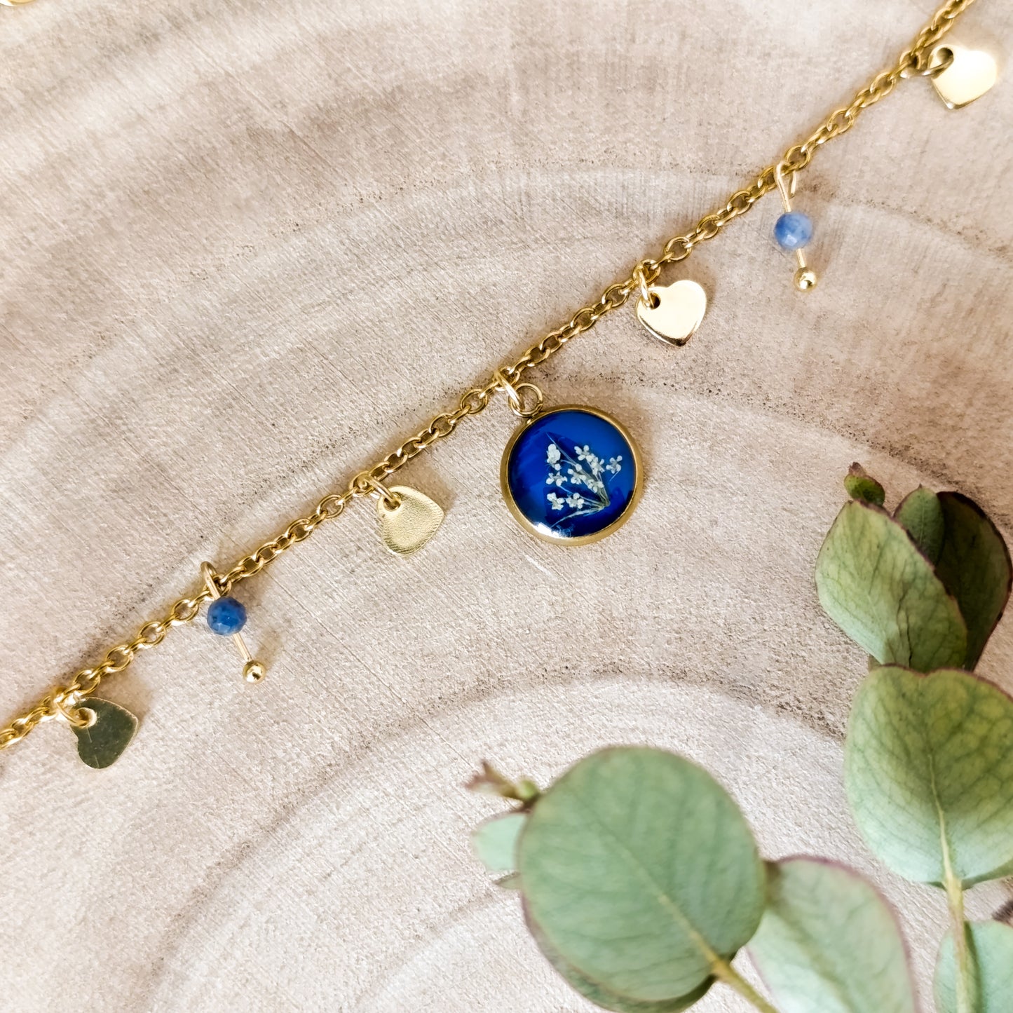 Collana con Catena Decorata e Fiore di Carota Selvatica - Oro