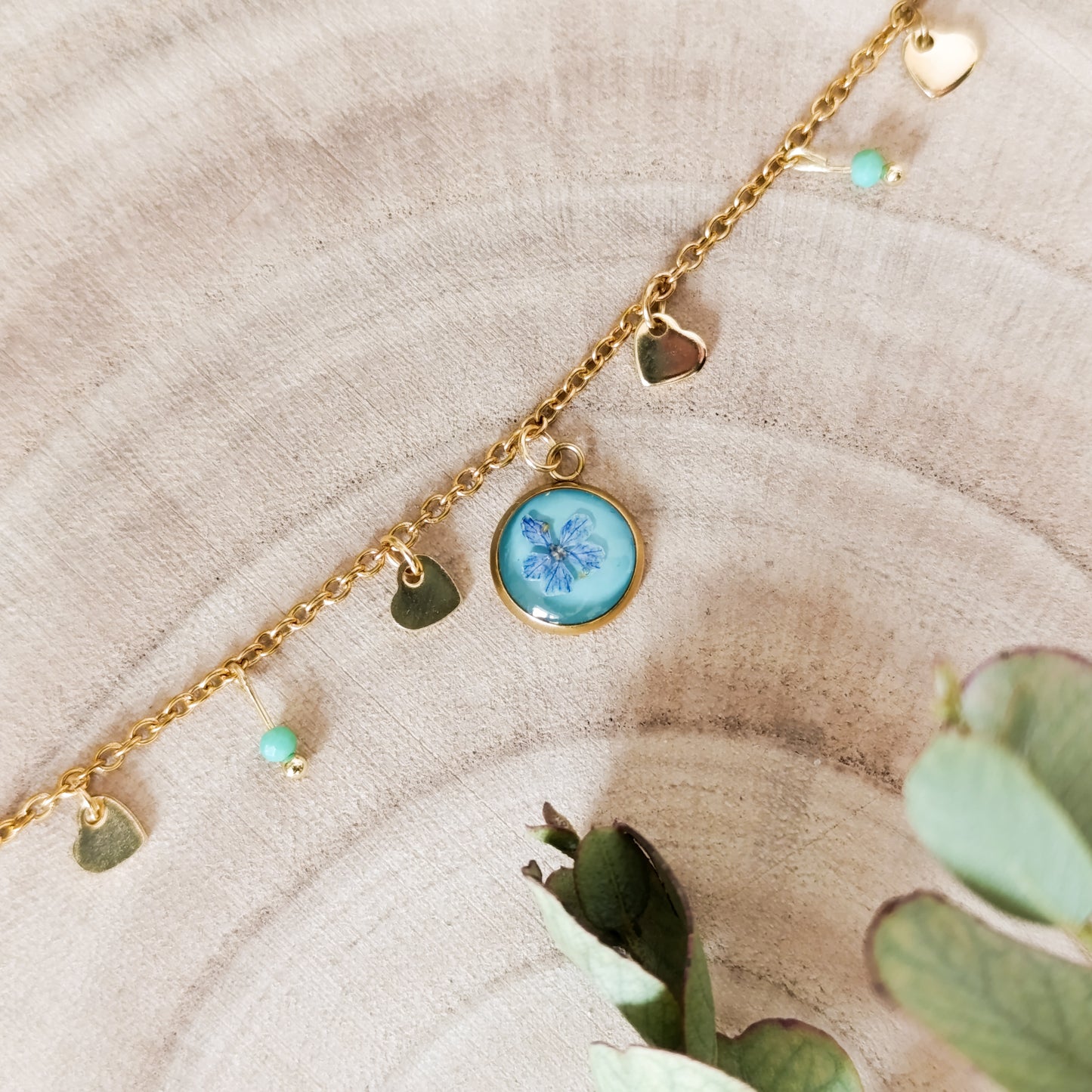 Collana con Catena Decorata e Fiore di Spirea - Oro