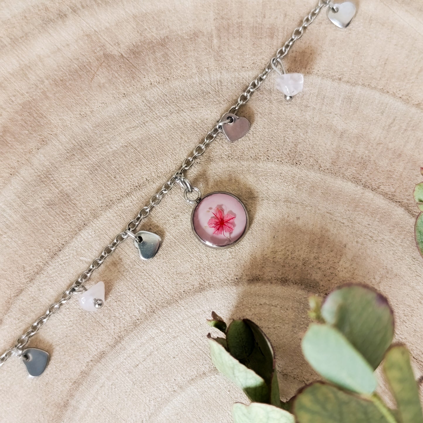 Collana con Catena Decorata e Fiore di Spirea