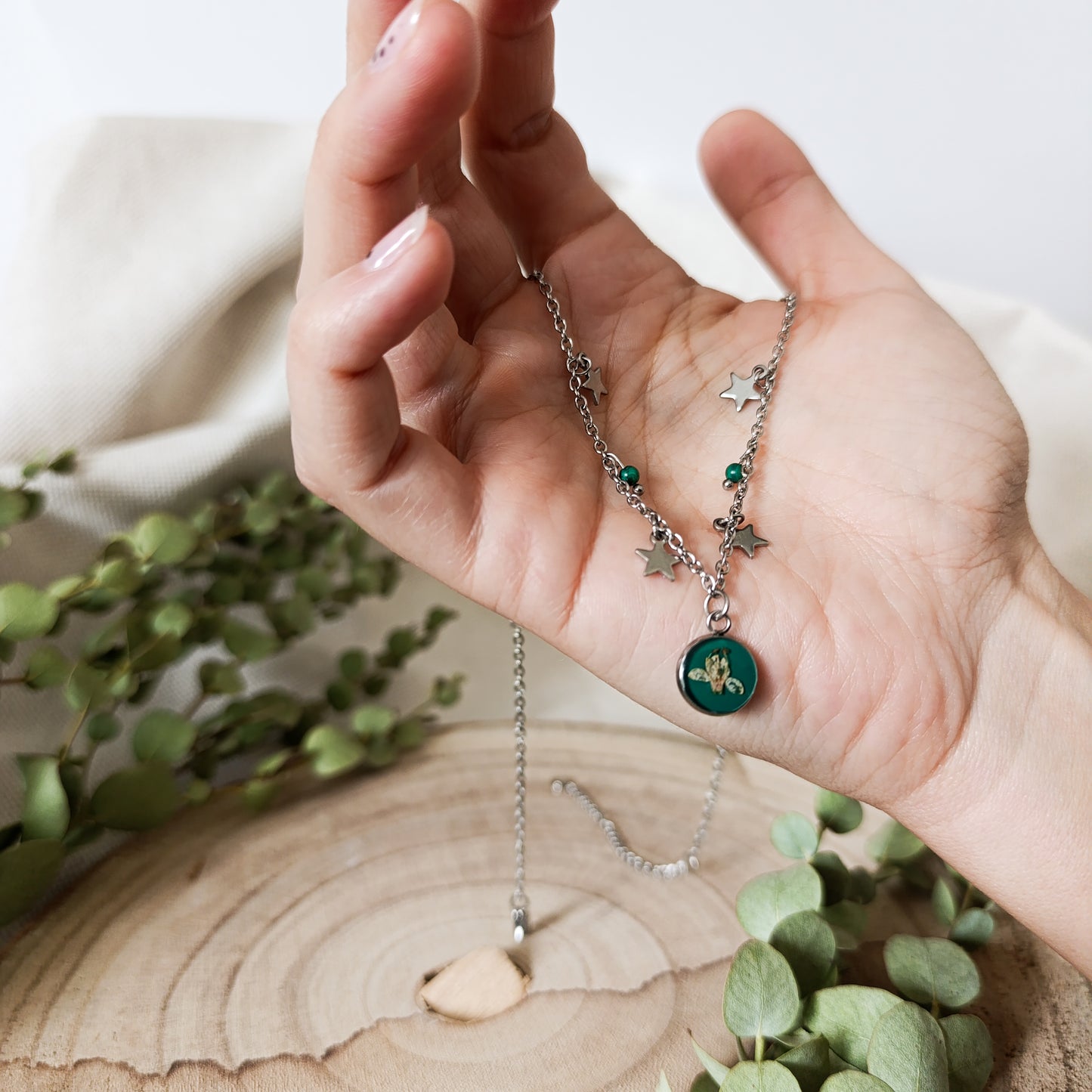 Collana con Catena Decorata e Fiore di Ligustro