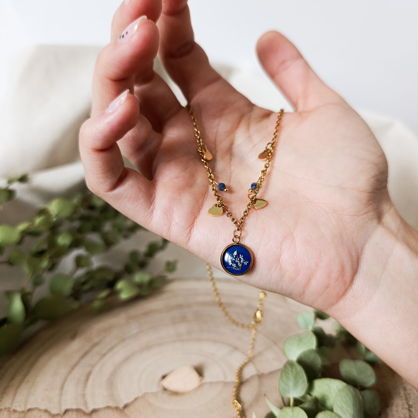 Collana con Catena Decorata e Fiore di Carota Selvatica - Oro