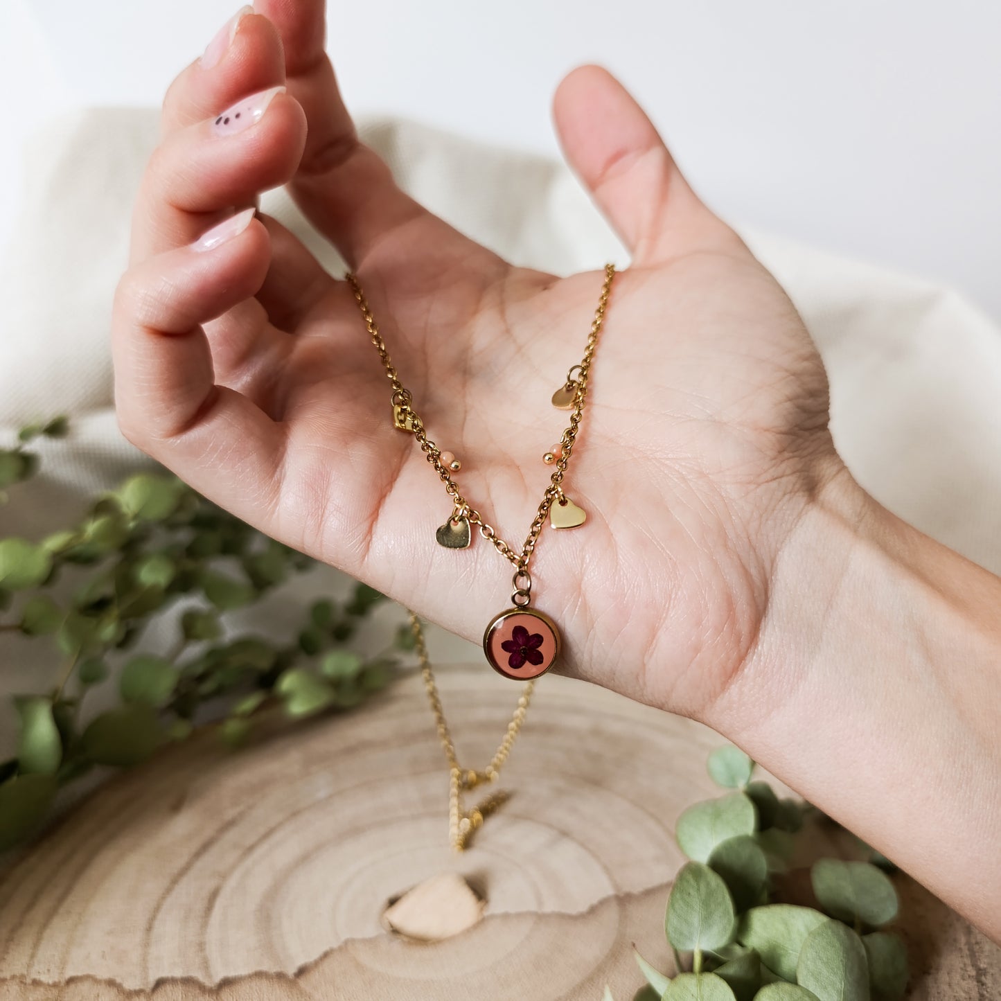 Collana con Catena Decorata e Fitolacca- oro
