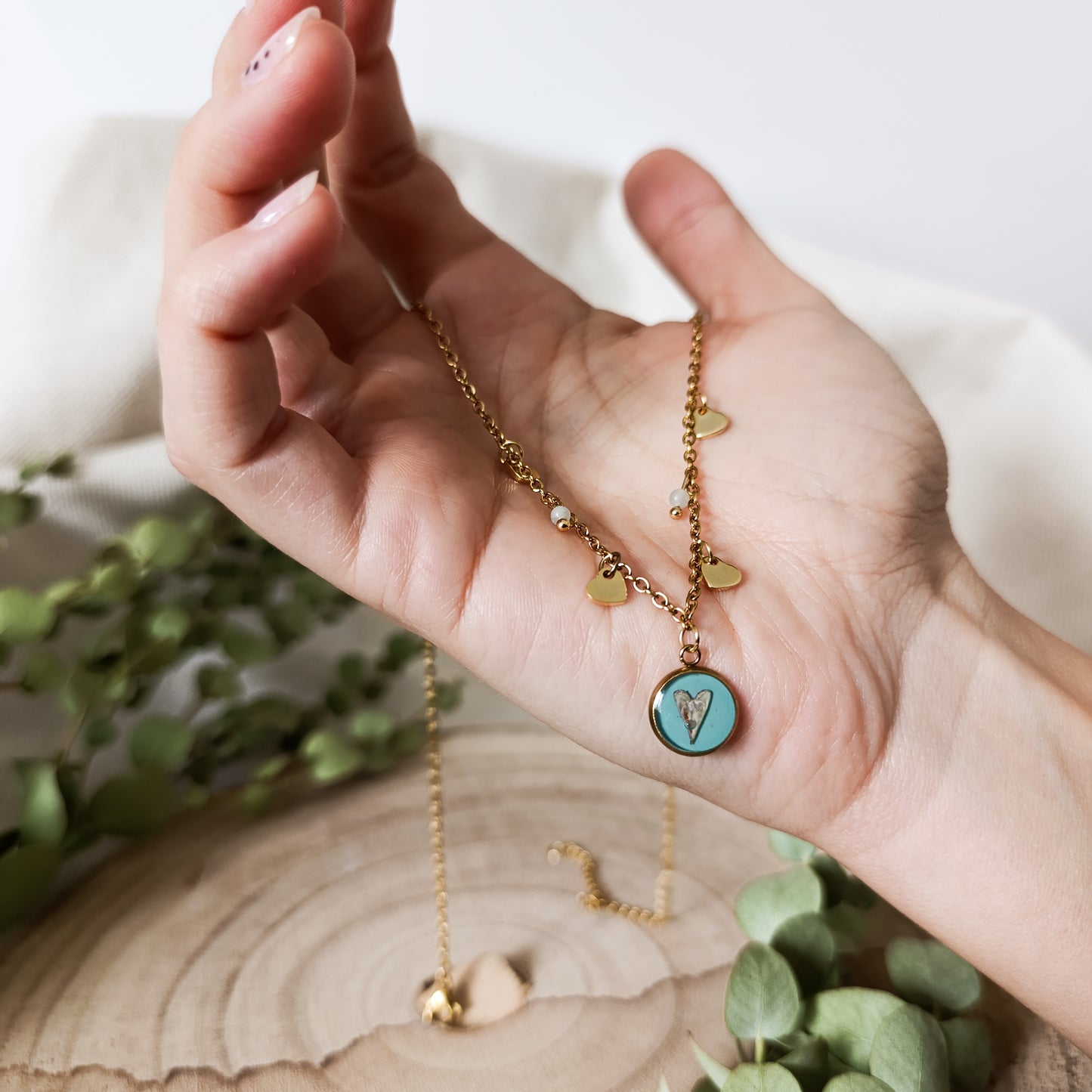 Collana con Catena Decorata  e Borsa del Pastore - Oro