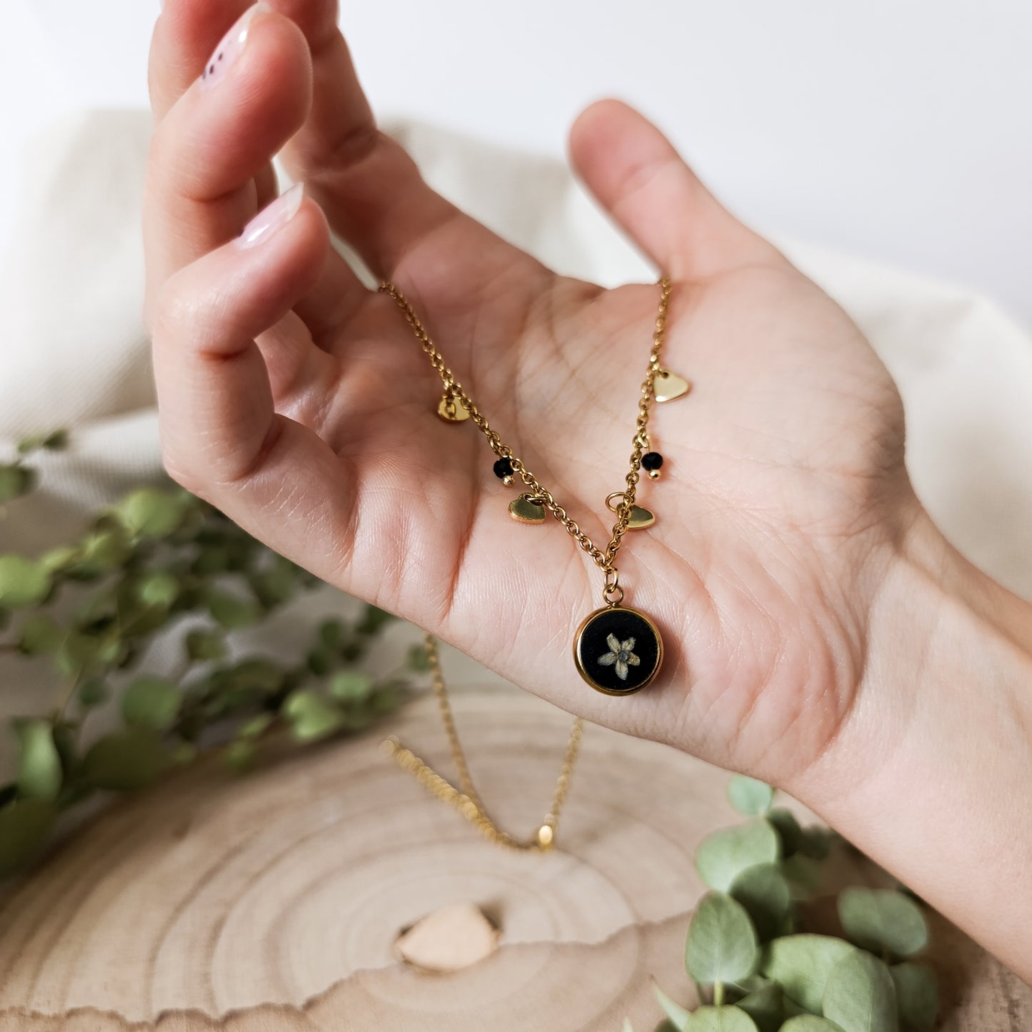 Collana con Catena Decorata e Fitolacca- oro