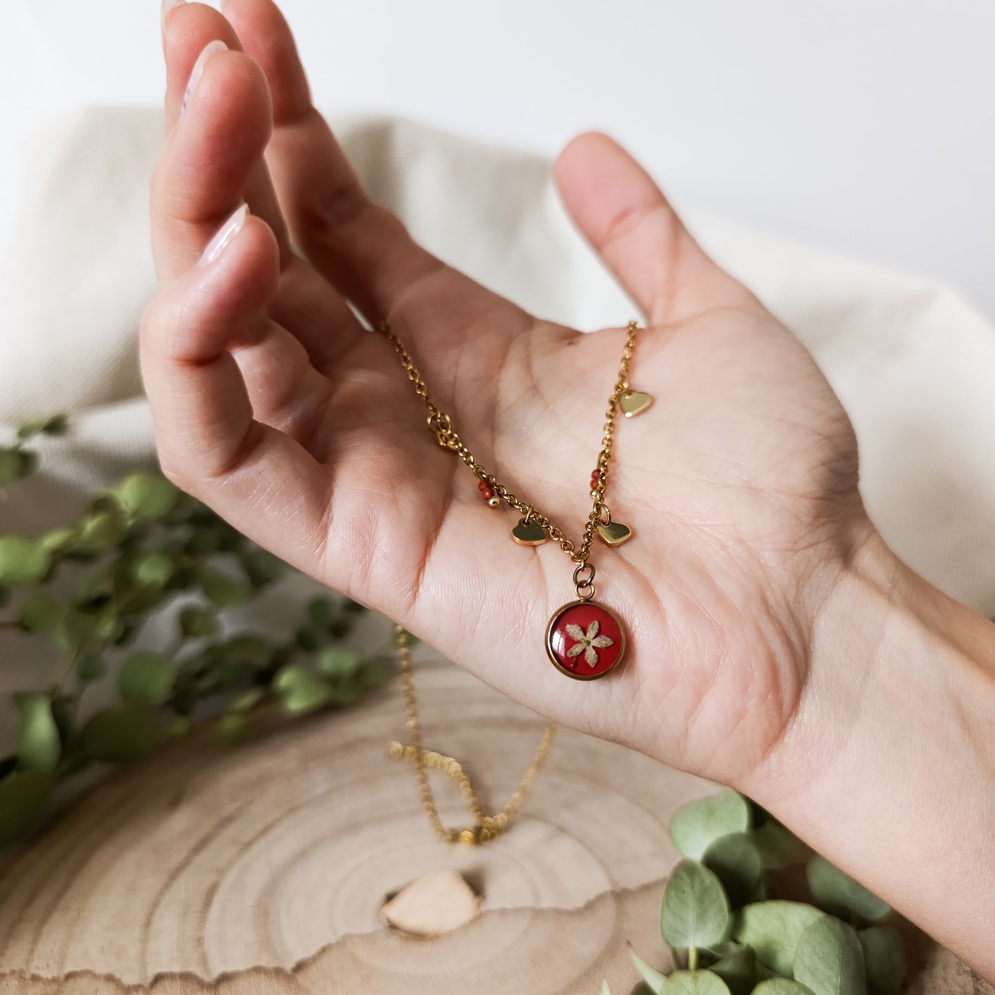 Collana con Catena Decorata e Fitolacca- oro