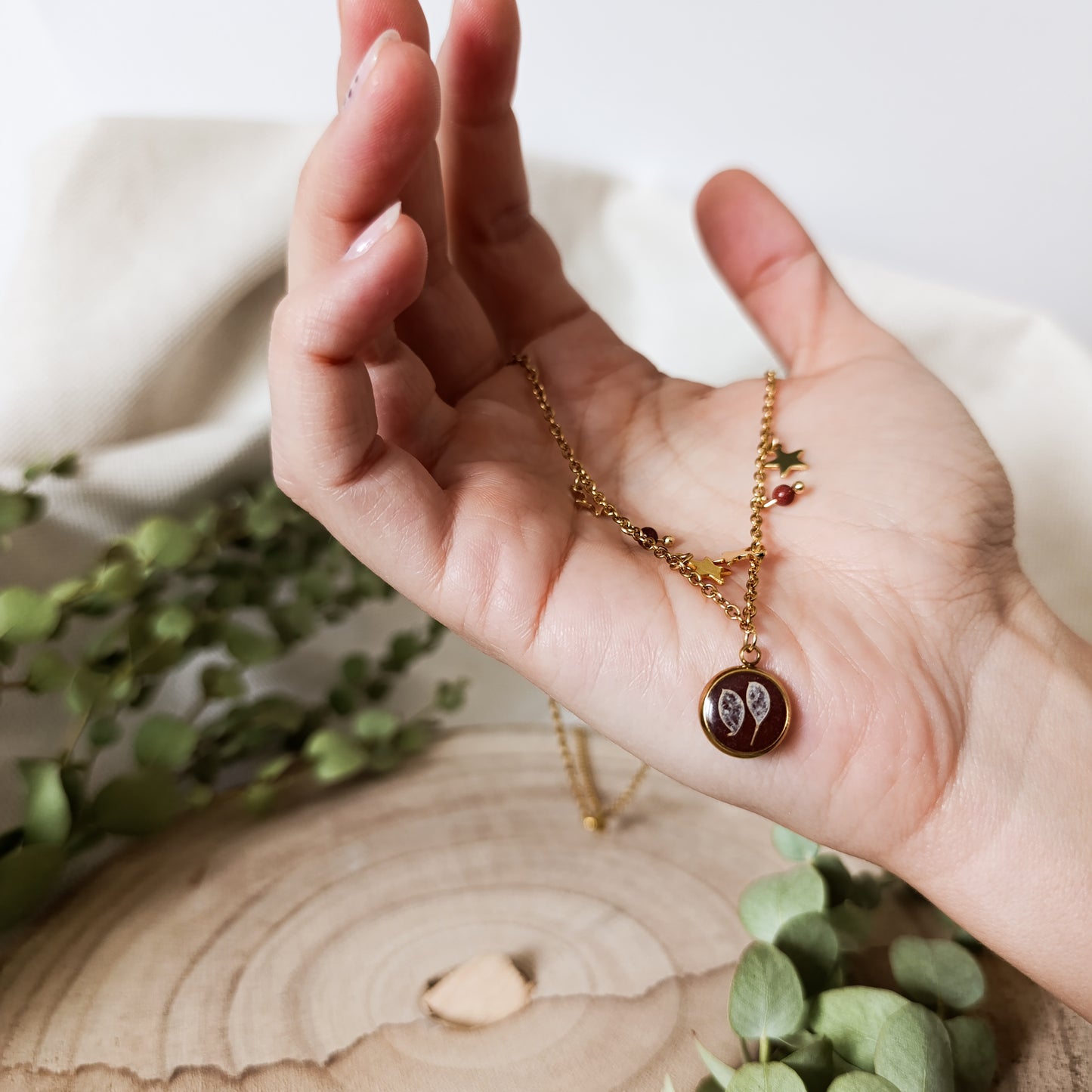 Collana con Catena Decorata e Borsa del Pastore - Oro